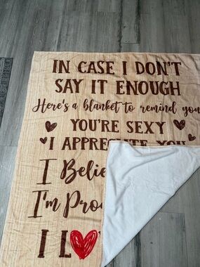 Text-Print Cozy Blanket - Beige with Brown and Red Accents